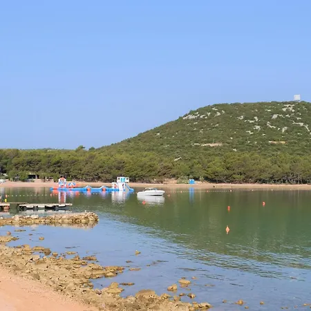 Casa de Férias Jazine Beachvilla5 Tisno